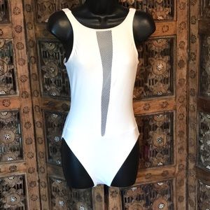 Anne Cole Swimsuit one pice size 8